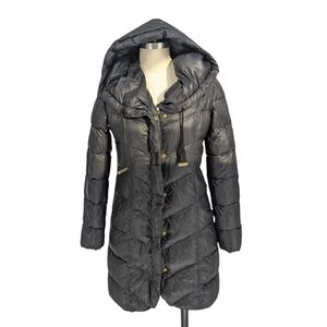00645 T Tahari Hooded Quilted Puffer Coat Black size Medium winter gorpcore